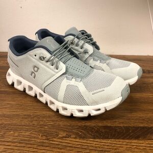 Womens On Cloud 5 Size 7